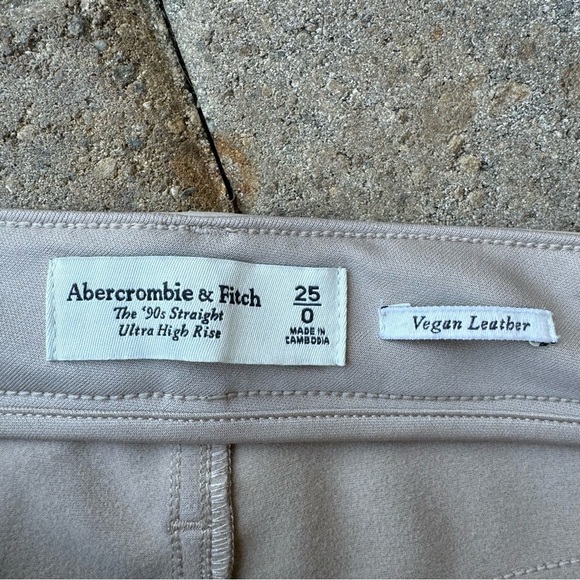 Cream Abercrombie & Fitch Vegan Leather Straight Leg Pants Size 25 / 0 - Picture 3 of 4